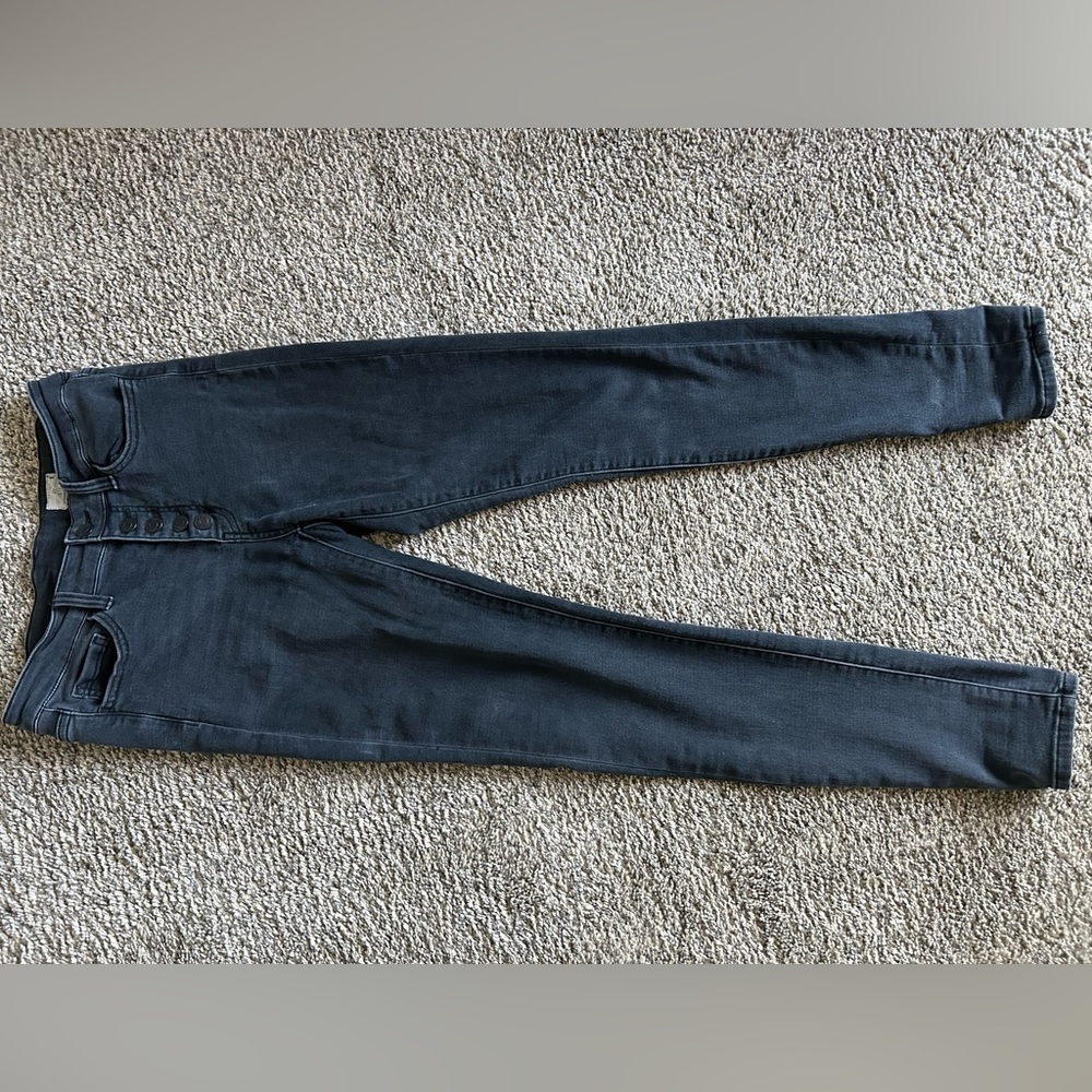 Bridge by Gly. Size 28.. Ankle jeans. Bought from The Buckle